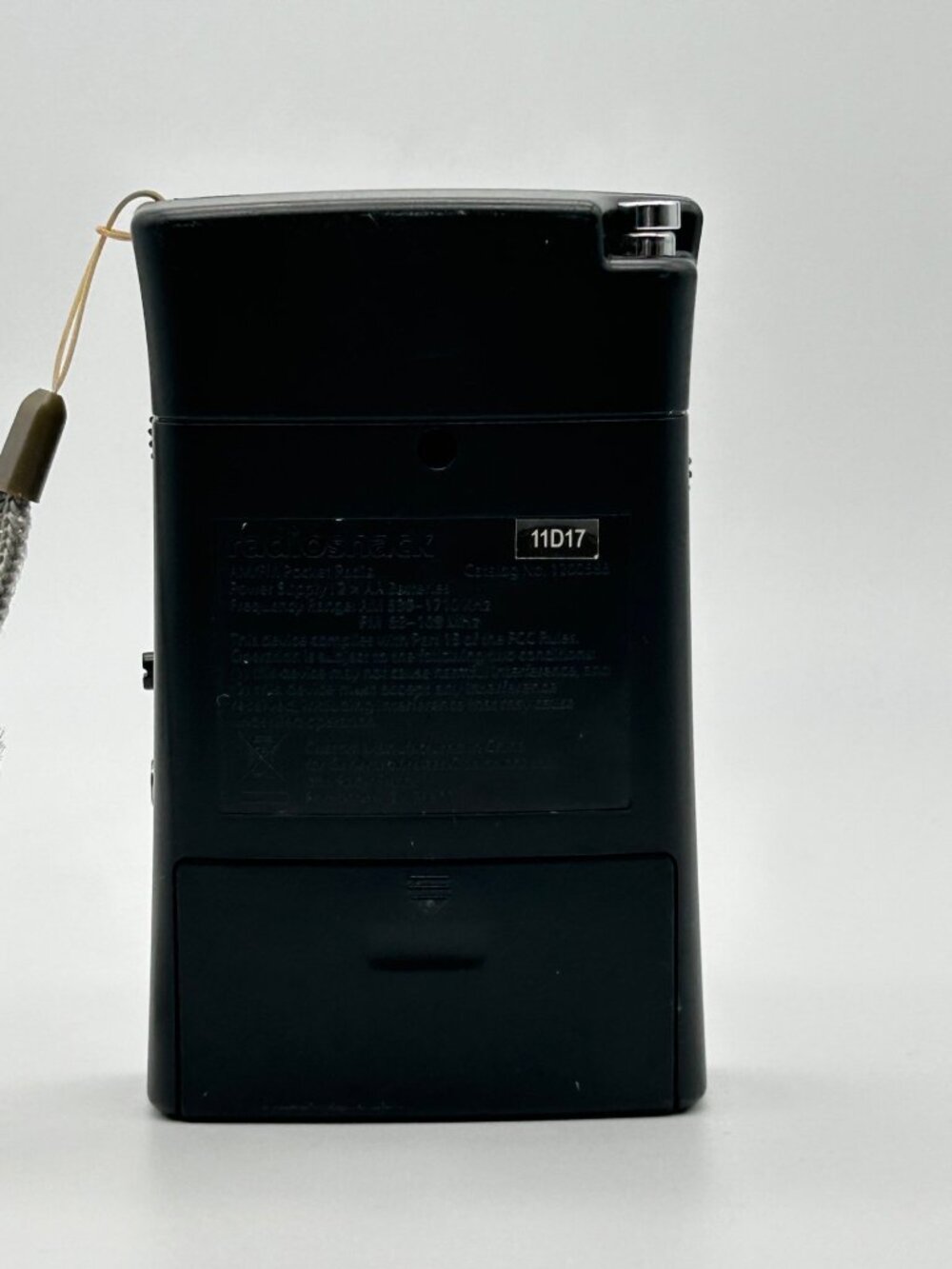 RadioShack AM/FM Compact Pocket Radio 1200586 Portable Transistor Works Y2K - Picture 6 of 11